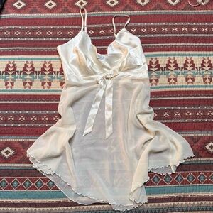 Vintage Elegant Cream Satin Slip size small